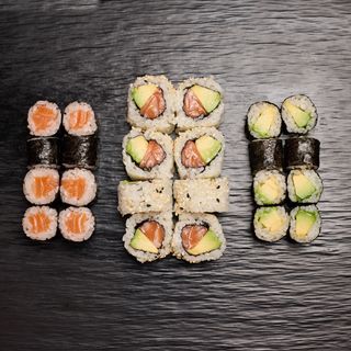 Combo Sushi 8 - Salmón/Aguac (24p)