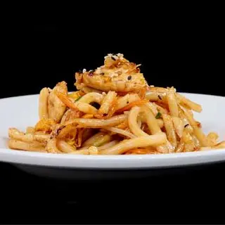 304. Udon saltato con gamberi e verdure
