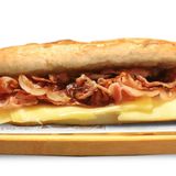 Bocadillo de beicon y queso