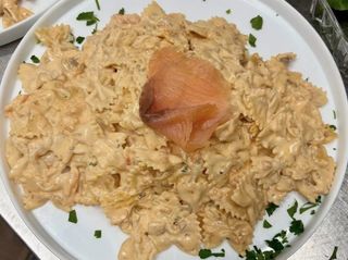 Farfalle salmone