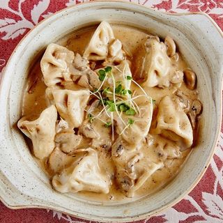 ხინკილები სოკოს სოუსით(ულუფაში 10 ცალი ხინკილაა ქალაქური)