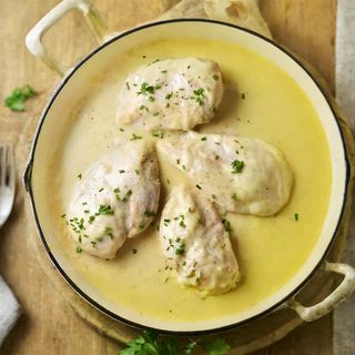 Pileći file u umaku od sira