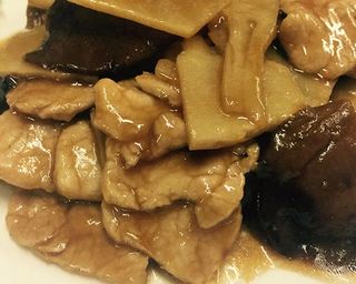 Vitello con funghi cardoncello