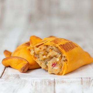 Empanada de Tomate Seco e Queijo Provolone