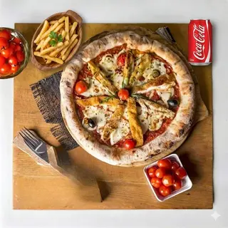 Pizza Poulet Large, Frites avec Canette Coca Cola