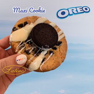 Rellena de Crema y Topping de Oreo