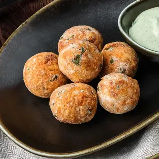 Falafel cu sos avocado