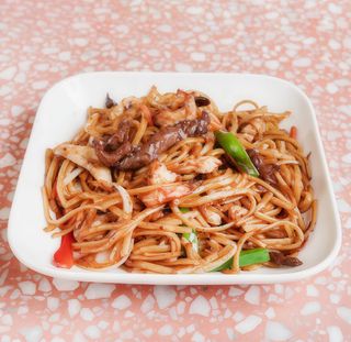 Tallarines Fritos Con Ternera