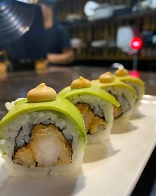 23. Gambas e Abacate (8 uni.)