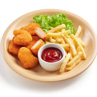Plato Infantil  Nuggets (6 Uds.) + Patatas Fritas + Bebida