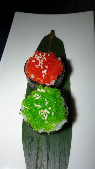 81  Gunkan tobiko