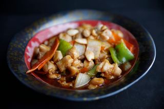 242 Pollo Con Almendras