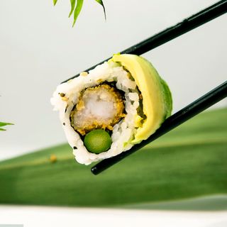 912-DRAGON ROLL (8 PCS) D