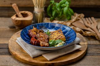 Cărniță la garniță