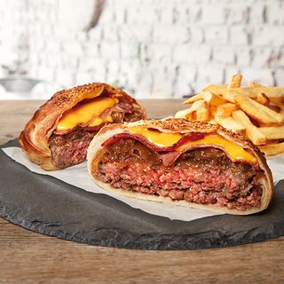 SIGNATURE SECRET BURGER