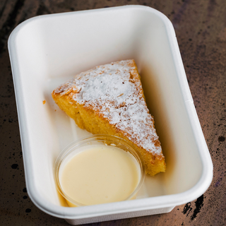 Tarta de almendras (porción)