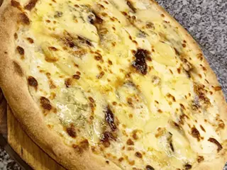 PERA Y GORGONZOLA