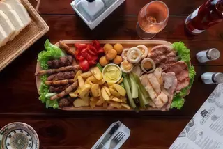 Platoul Conacului 2400g