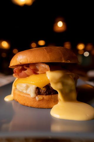 Hamburguesa 3 quesos cheddar