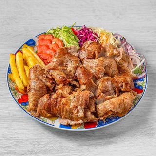 Piatto kebab con verdure