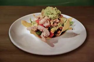 Ensalada guaca y mole