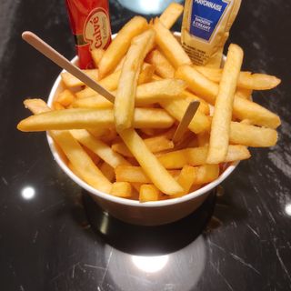 Vaschetta con patatine fritte