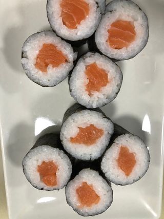 32. Maki Salmón