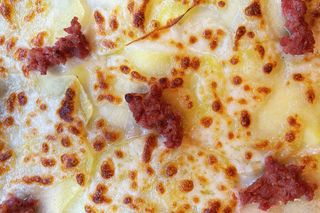 Pizza patate salsiccia senza glutine e lattosio