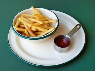 Картопля фрі з соусом (170г)