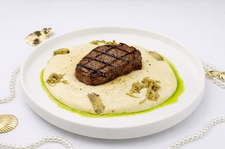 Філе-міньйон із картопляним мусом та Фуа-гра (300г)