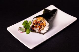 256. Sake mandorle temaki