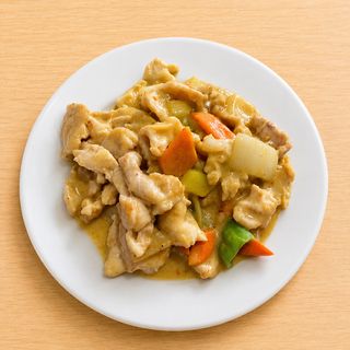 53. Pollo con Salsa Curry