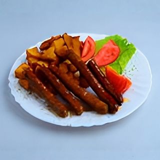 Roštilj kobasica 250g sa prilogom