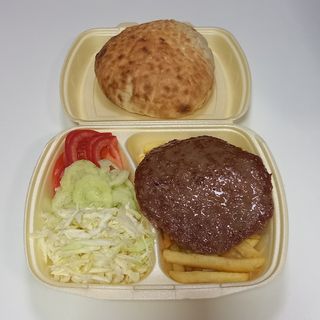 Juneća pljeskavica u porciji