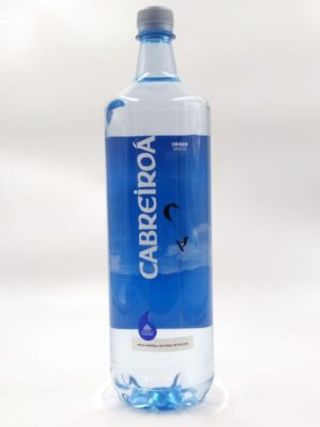 Agua de 1,5 litros de cabreiroa 