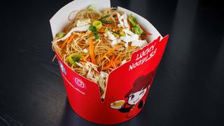 Noodles de orez cu legume portie mare