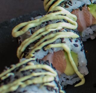 36 Maki De Sake Wasabi (3 Piezas)