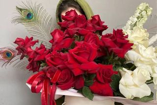 Кустовые и одноголовые розы в миксе