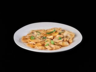 Pollo con bambu e funghi