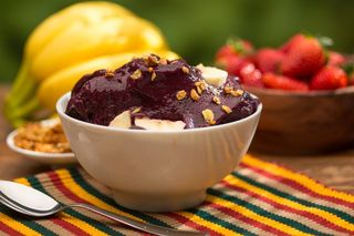 Açaí com Iogurte, Muesli e Fruta