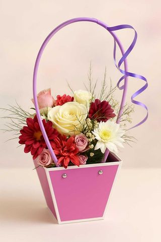 Аранжировка в цветарска чантичка