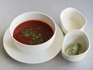Борщ з копченою сметаною (300/50г)