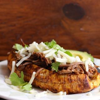 Plátano maduro relleno con Pollo