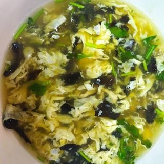 sopa de algas con huevos