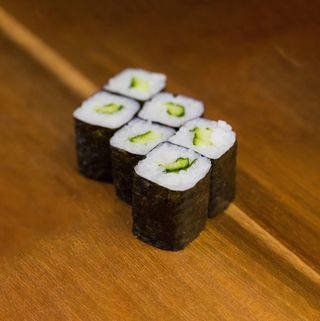 HOSOMAKI PEPINO /6 UDS