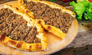 PITA WITH FLAKED MEAT