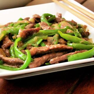 Ternera Con Pimientos Verdes