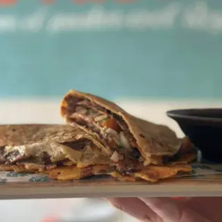 QUESADILLAS DE BIRRIA
