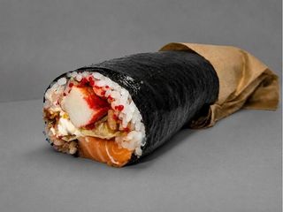 СУШІ ШАУРМА З ЛОСОСЕМ (320g)