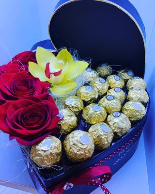 Cutie mix inima  mare + bomboane 